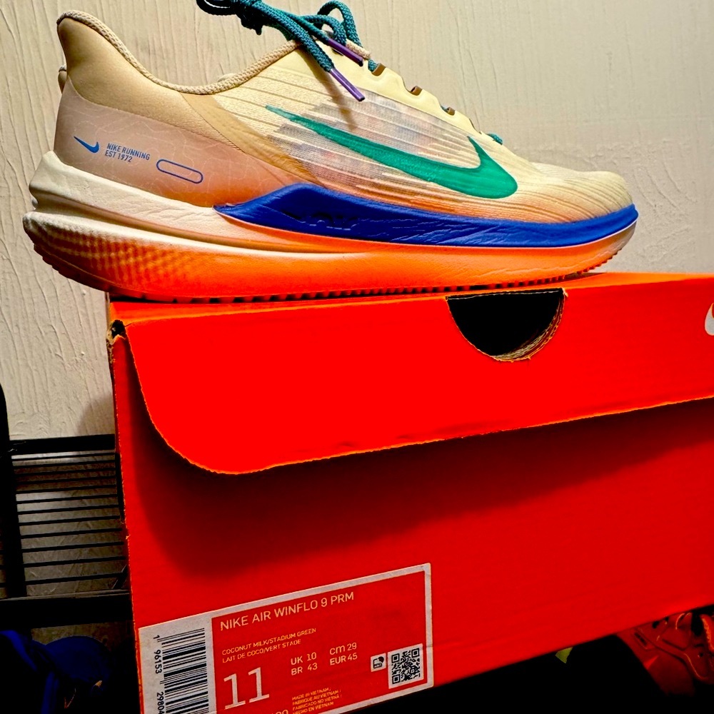 Rare BRAND NEW in box Nike Winflo 9 Premium Men’s shoes Size 11 - Picture 2 of 7